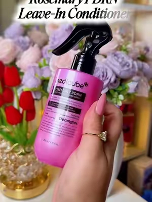 @medicube US Store Leave-in todo en uno de Medicube con romero, PDRN, biotina y queratina. Ayuda a hidratar, desenredar, suavizar, controlar el frizz y funciona como protector térmico. 💗🌿 #MedicubeRosemaryPDRN #MedicubeHair #LeaveInConditioner #ProtectorTermico #tiktokshopstockup 