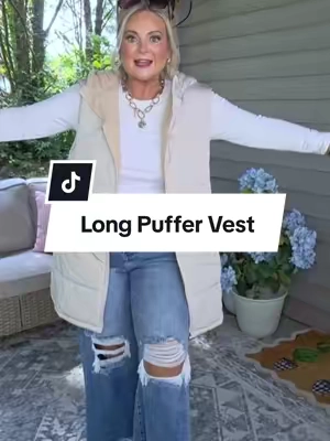 Stay warm without all the bulkiness of a coat🤎@PrettyGarden #puffervest #jacket #falloutfits #midsizefashion #CapCut 