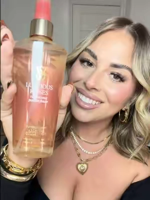 THEY BROUGHT BACK LUSCIOUS KISSES 🤩💋🥥🌺 @Victoria's Secret  #victoriassecret #bodymist #lusciouskisses #fragrancetiktok #tiktokshopstockup 