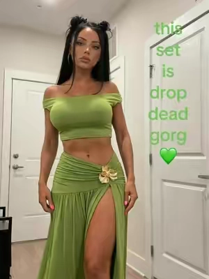 obsessed 😩💚🤏🏼 #twopieceset #partyset #matchingset #goingoutoutfit #skirtset 