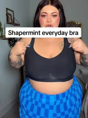 Wearing 2X as a 42DD. The bra you forget you are wearing . 🖤 @Shapermint #shapermint #bra #wirelessbra #plussizefashion #shapermintpartner 