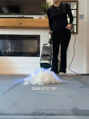 Uhm… it vacuums BACKWARDS??🤯 #vacuum #tiktokshopfalldealsforyou #clean #cleaning #CleanTok 