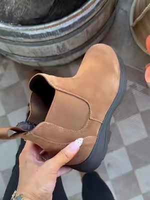 Cushionaire Chelsea boots are so cute!! #cushionaireboots #fallboots #womensboots #tiktokshopcreatorpicks 