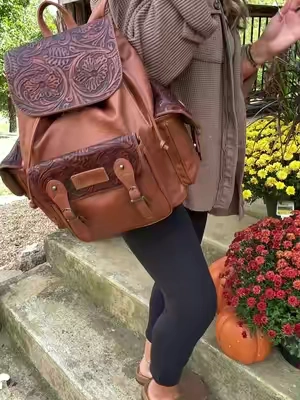 I never expected to love this Wrangler backpack. I’ll be keeping this one for myself as my new journal bag @Rustic Charm Bootic #wrangler #backpack #travelbags #leatherbackpack #westernstyle 