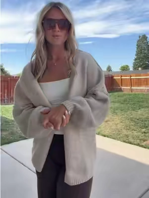 You can wear these with literally anything! #cardigan #sweaterweather #sweater #womensfashion #womensoutfits 
