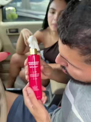 @Truly Beauty #truly #trulyglowingselfielove #hiperpigmentacion #axilasmanchadas #tiktokshopstockup  Disclaimer: Este video se basa únicamente en mi experiencia personal y real utilizando el producto. No se realizan afirmaciones engañosas, exageradas ni se garantizan resultados. La experiencia y los resultados pueden variar de una persona a otra.