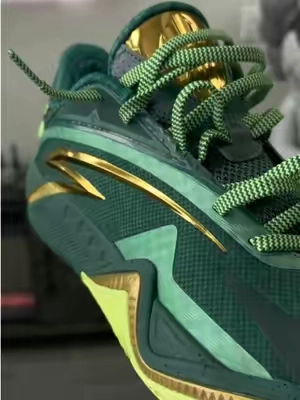 Such a beautiful well designed shoe😮‍💨🔥 #kyrieirving #antakai3 #basketballshoes #kyrieirvingbasketballshoes #newshoes 
