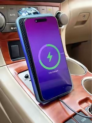 ⚡️🚗Simplemente coloque su teléfono para cargarlo: esta alfombrilla inalámbrica antideslizante se carga automáticamente mientras conduce, ¡sin complicaciones!  #caraccessories #tiktokmademebuyit #fastcharger #phonecharger #toolupgrade 