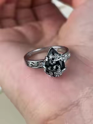 Black responds only to those ready for change.🖤✨🧙🔮 #WeeklyDeals #ring #obsidian #onyx #925silverjewelry
