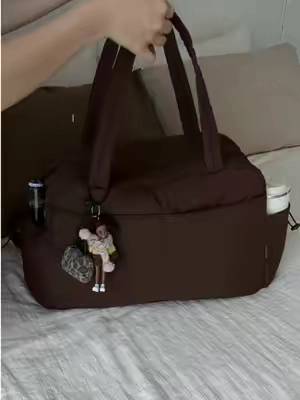 The best travel duffle bag for fall🤎🧸✨🍂👩🏼‍💻✈️#dufflebag #fallfind #fallvibes #fallaesthetic #bagsmart 