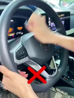 If your car develops a problem, be sure to replace the fuse promptly; click the link below to purchase.#car #tiktok #useful #cars 