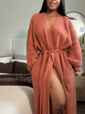 My favorite cozy robe that I’m obsessed with 😍😍🧸.

#fallfashion #cozyathome #robe #bathrobe 