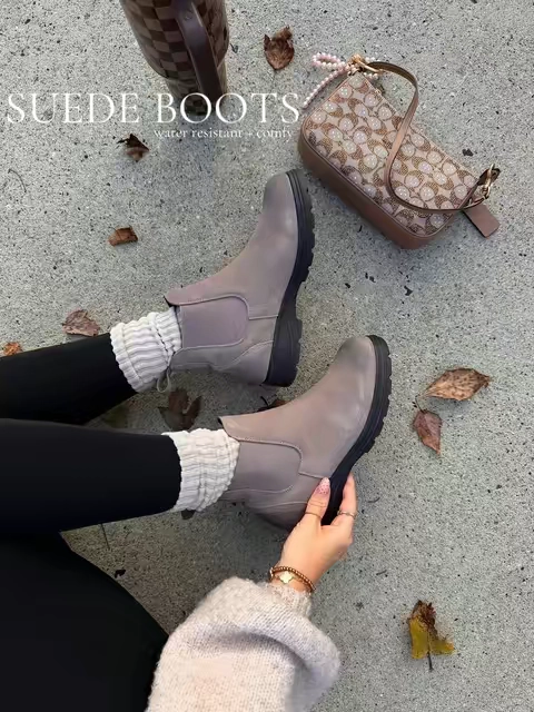 So perfect for those cooler days 🤎 @Cushionaire #cushionaire #chelseaboots #suedeboots #fallboots 
