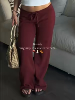 burgundy is everythinggg for fall🍷🕯️🍂 the perfect cotton low rise sweatpants! 

#sweatpants #lowrisesweatpants #lowrise 