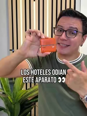Duplica la pantalla de tu celular en el televisor sin Wi‑Fi, Bluetooth ni cables largos 📱➡️📺 También transmite el sonido y te permite cargar el celular mientras lo utilizas. Te lo dejo en el carrito naranja 🛒 #WirelessHDMI #ScreenMirroring #TechFinds #TravelGadgets #TikTokMadeMeBuyIt 