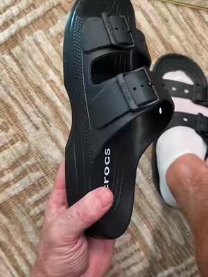 These fit so nice 🔥🐊🔥#tiktokshopcreatorpicks #TikTokCreatorSearchInsightsIncentive #crocs #slides #sandals 