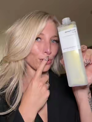 A toner that is so much more than toner 👀 @SUNGBOON EDITOR #toner #skincare #skincareroutine #hydratingtoner #skintok 