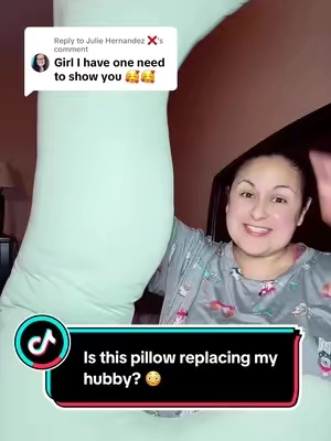 Replying to @Julie Hernandez ❌ Is this pillow replacing my hubby? 😳 @Mellow Sleep Global #mellowsleep #bodypillows #bodypillow #fullbodypillow #bodyalignpillow 