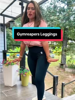 Un paquete de 3 leggings seamless de cintura alta, con tela elástica y diseño fruncido en la parte de atrás para realzar tus curvas. Perfectos para entrenar, hacer yoga o simplemente crear un look deportivo cómodo. 💪✨ Leggings  #Gymreapers #SeamlessLeggings #ScrunchLeggings #GymWear 