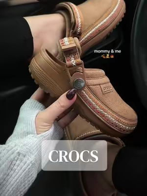@Crocs #crocs #crocsgang #clogs #fallaesthetic #mommyandme 