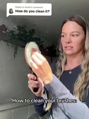 Replying to @Kayla after this you can also give them both a light rinse with shampoo if you want and set upside down to dry :)  #brushcleaning #burbur #hairbrush 