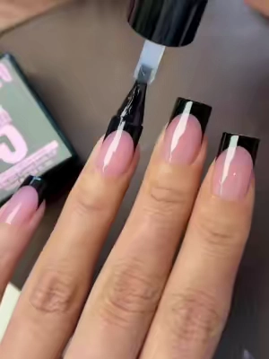 Timeless black French square nails, effortless sophistication 🖤✨ HL#pressonnails #nailtutorial #nailart #fyp #blackfrenchtipnails 