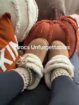 Replying to @layshabonet♒️🗽 soooo freaking obsessed 😫🧸🪵🍂 @Crocs #crocs #crocsunfurgettableslippers #fallvibes #crocsgang #crocsnewarrivals 