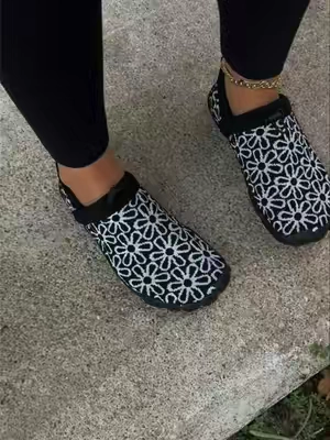 #walkingshoes #shoes #tiktokshopstockup #barefootshoes #sliponshoes 
