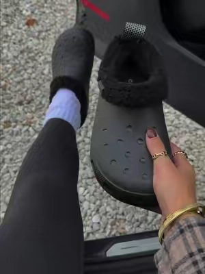 @Crocs #crocs #tiktokshopstockup #CrocsSeptemberSpotlight #crocsshoes #fallshoes 