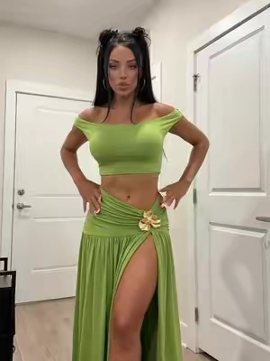 this set yall 💚✨ #matchingset #skirtset #elegantset #partyset #goingoutoutfit 