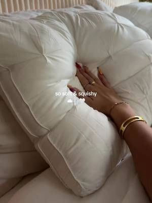 the softest squishiest pillow ever ☁️😴