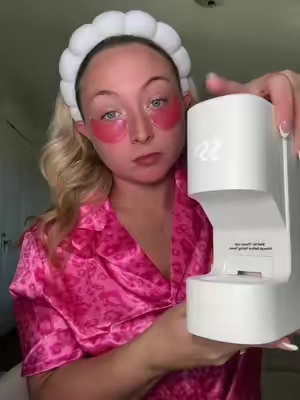 oh this is niiiiiiiice 🧖🏼‍♀️ #hottowel #facetowel #skincare #towelwarmer #giftforher 