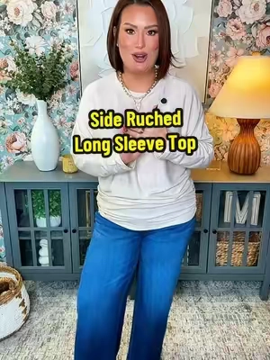 This side ruched long sleeve top is the basic that’s not basic at all!! It adds the best little pops of details to your outfit, even if used for layering!! 😍 @WIHOLL #longsleeve #sideruched #elevatedbasics #wiholl #ttsacl 