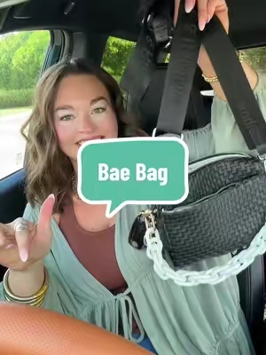 Super cute bag and the accessories are fun to switch up! #crossbodybag #spookyseason #crossbody #plussizefashion @rainbowaffiliates 