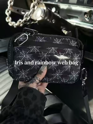 @IRIS & RAINBOW #halloween #spiderweb #altoutfits #spookyseason #pursetok 