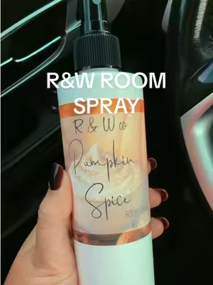 Because “mom car” doesn’t have to smell like a mom car 😂🍂🤎✨ #randwco #roomspray #fallscents #carfragrance #momcar