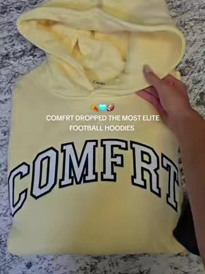 love a cute football hoodie  #comfrtvarsityhoodie  #comfrthoodie  #footballhoodies  #cozyfootballsundays  #cutefootballoutfit 