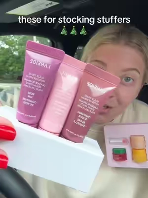 Best stocking stuffers for girls #stockingstuffers #stockingstuffersforher 
