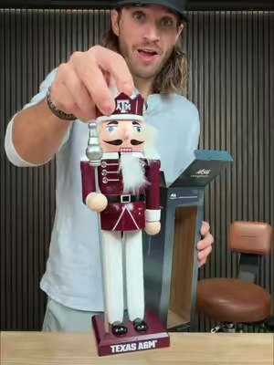 Collegiate Wooden Nutcracker #nutcracker #collegiatenutcracker #woodennutcracker #collegefootballseason 