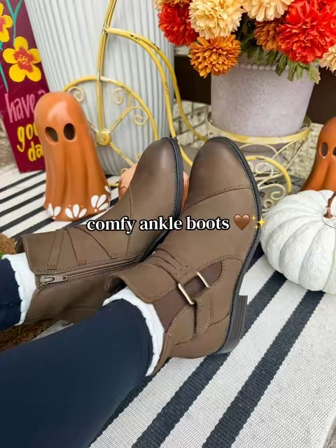 Perfect with jeans or leggings, come in regular and wise sizes too! 🍁☕️☁️ #clarks #ankleboots #leatherboots #qvcloyaltyprogram 