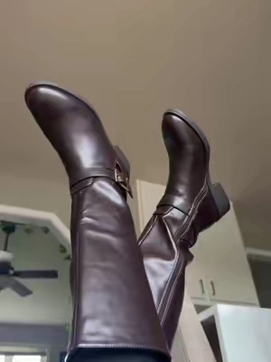 Chocolate brown leather boots 🤎🍂 #LeatherBoots #BrownBoots ##kneehighboots