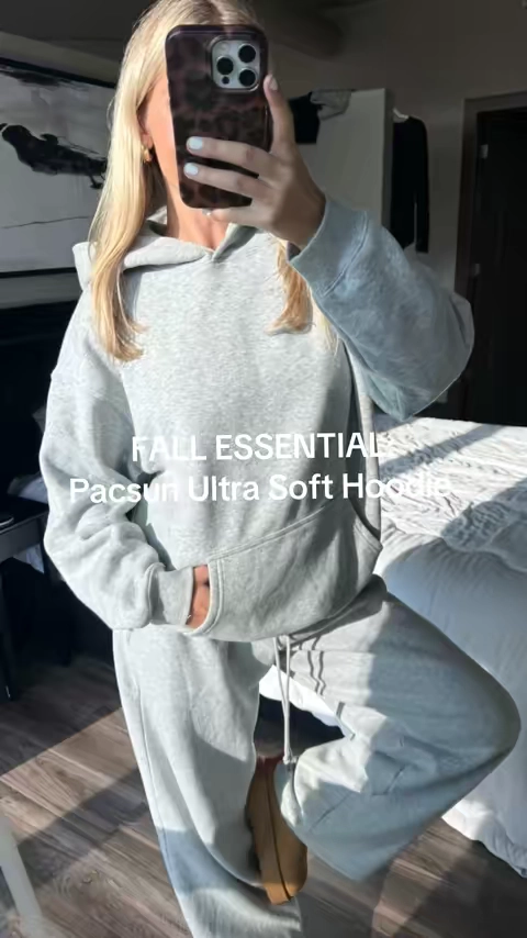 i’m 5’7 wearing a size large hoodie for reference!!!  #pacsun #pacsunhoodie #hoodie #oversizedhoodie #fallhoodie 