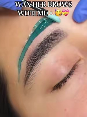 🥳🥳 @Tress Wellness  — — — — — #ad #brows #browwax #eyebrowwax #waxing 