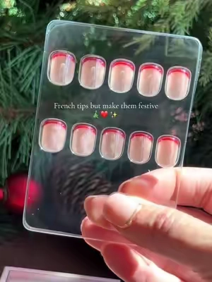 @Glamnetic #shortnails #christmasnails #pressonnails #glamnetic #glueonnails 