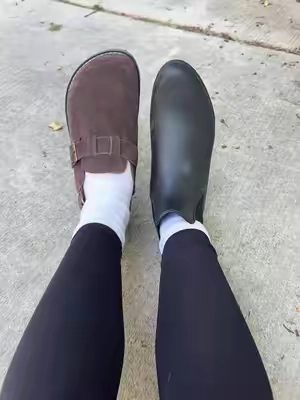 These Cushionaire clogs are a must for us girls w wide feet #widefeet #widefeetfriendly #widefeetshoes #clogshoes 