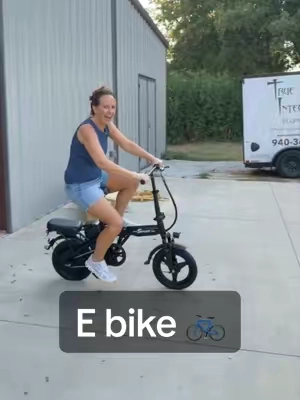 This foldable e-bike is perfect for getting around town without taking up a ton of space. #ElectricBike #EBike #FoldableBike #ElectricRide #OutdoorGear 