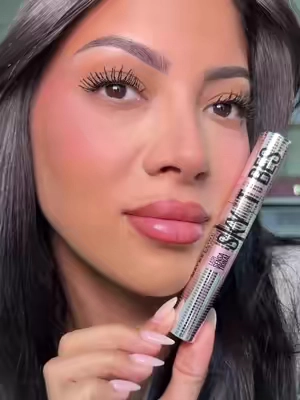 And it’s affordable 🤭 @Maybelline NY Sky Tubes Mascara #lashgoals #maybelline #tubingmascara #longlashes 