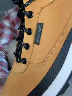 The Sneaker / Boot Hybrid? A modern Timberland look in a sneaker you can wear with jeans or cargos for a full workwear fit. The Field Trekker is linked below if you want to check it out. these make perfect gifts.🎁 . #TimberlandFieldTrekker #TimberlandSneakers #MensFallStyle #MensWorkwear #TikTokShopFinds