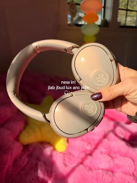 They are LOUD and battery lasts 🎧✨ @JLab 