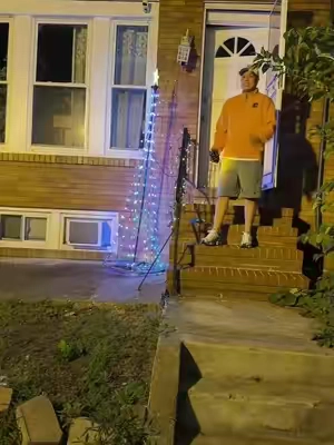 No vas a gastar ni un solo dólar de electricidad por qué esta luces led trae su propio panel solar que se recargará sola #lucesnavideñas #lucesled #lucesdenavidad #panelsolar #lucesconpanelsolar 